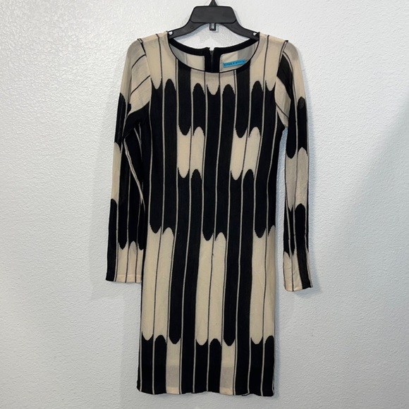Alice + Olivia Dresses & Skirts - Alice +Olivia Black and White Dress.
